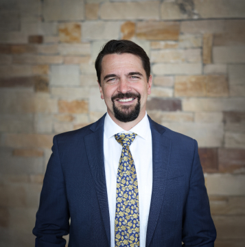 Headshot of Garrett C. Davis, M.D.